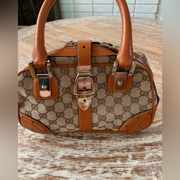 Authentic GUCCI Vintage Handbag Amazing Condition PRICE DROP! - Picture 3 of 14